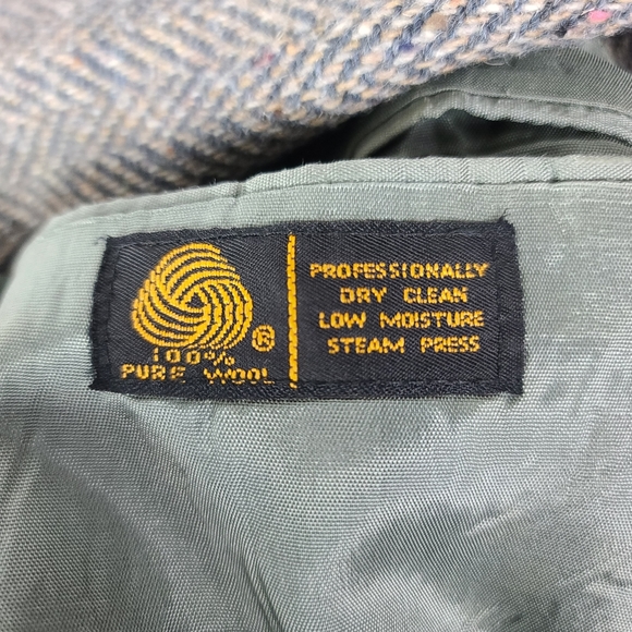 Levi's Tailored Classic's Blazer/ Coat Grays and Brown's. 44R - Picture 15 of 15